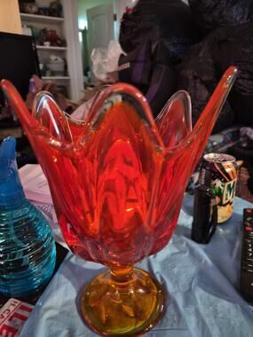 Vintage Viking Glass Epic Handkerchief Vase With A Bright Orange and Yellow...